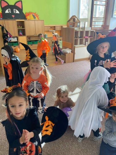 37a518f7-ad80-4590-8e4e-7542532e8635